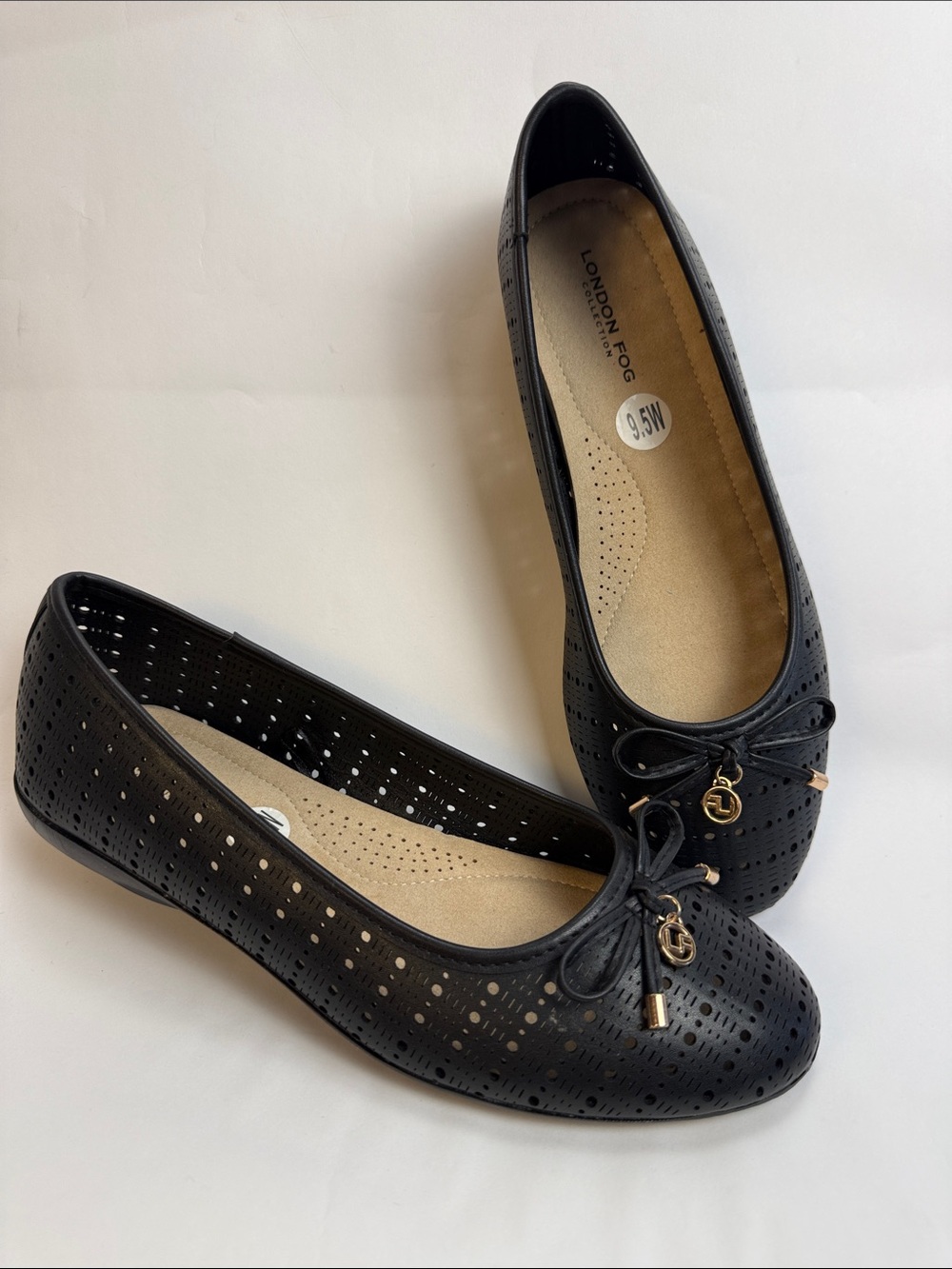 London Fog Black Perforated Ballet Flats NWOT Women’s 9.5W
